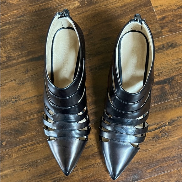 L.A.M.B. Darius Black Strappy Cutout Pointed Ankle Booties Size 8 - Picture 11 of 15